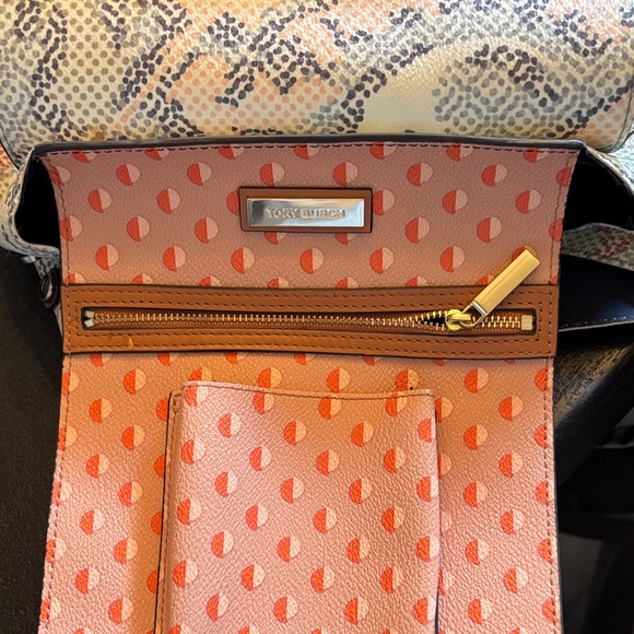 Tory Burch dot mosaic backpack!! Cream and Tan bag zipper compartment - Picture 5 of 8